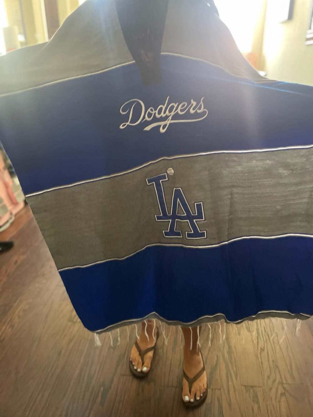 Los Angeles Dodgers Mexican Stitched Serape Poncho Pullover with Fringe - Picture 5 of 6